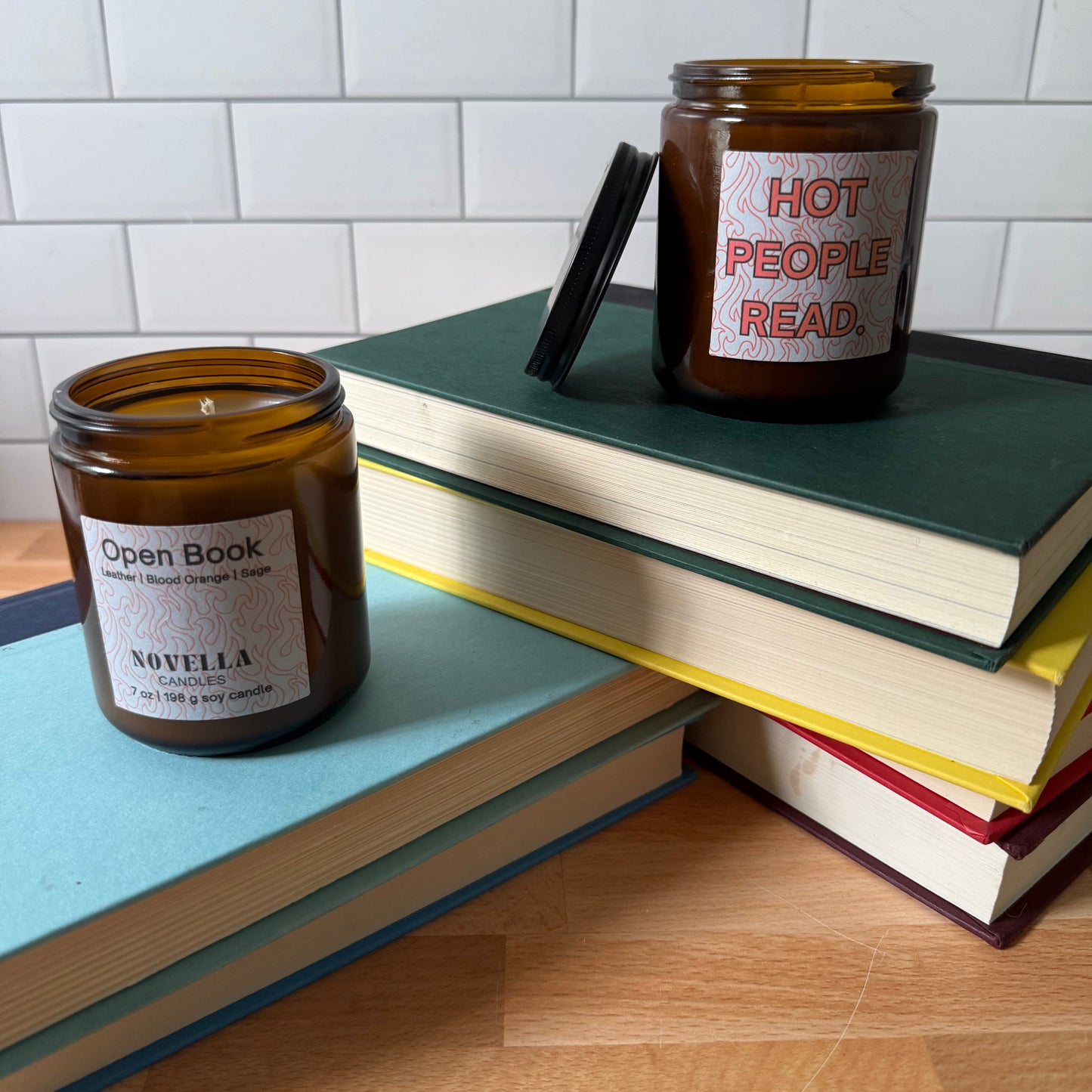 Hot People Read Amber Jar Candle