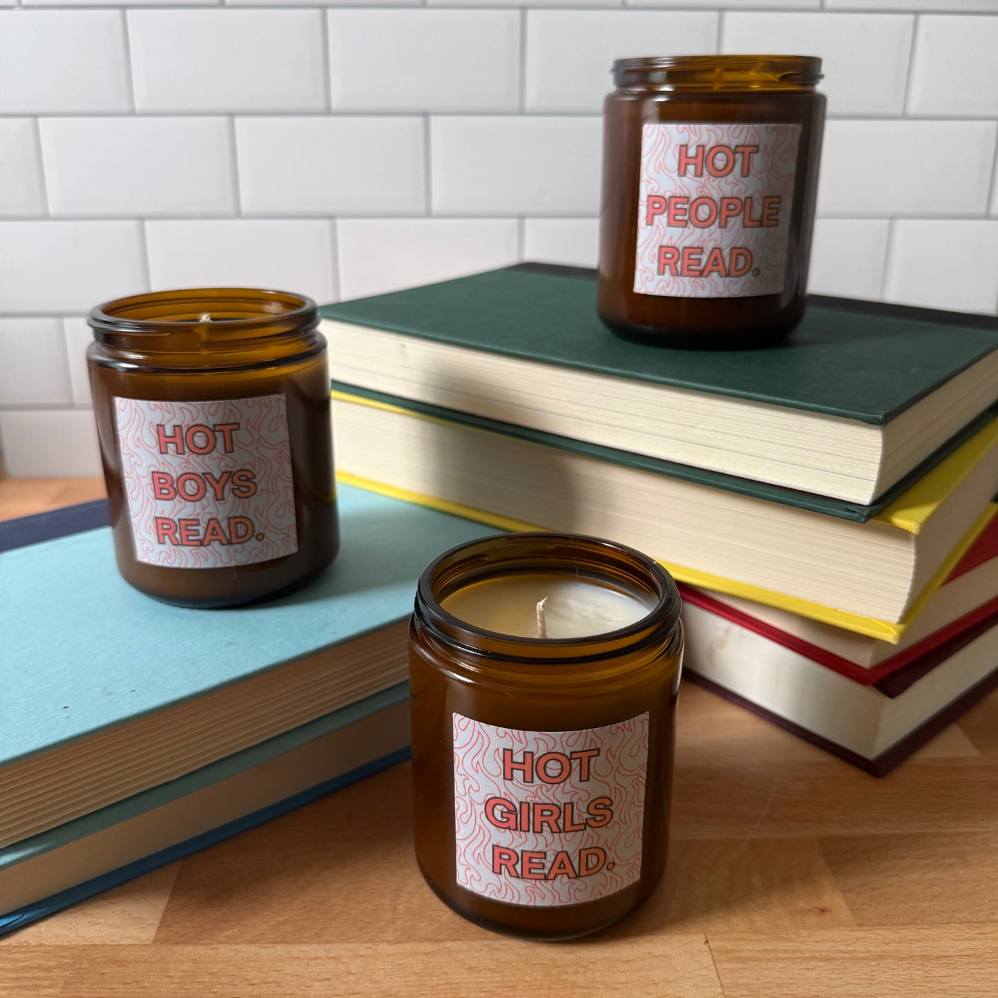 Hot Boys Read Amber Jar Candle