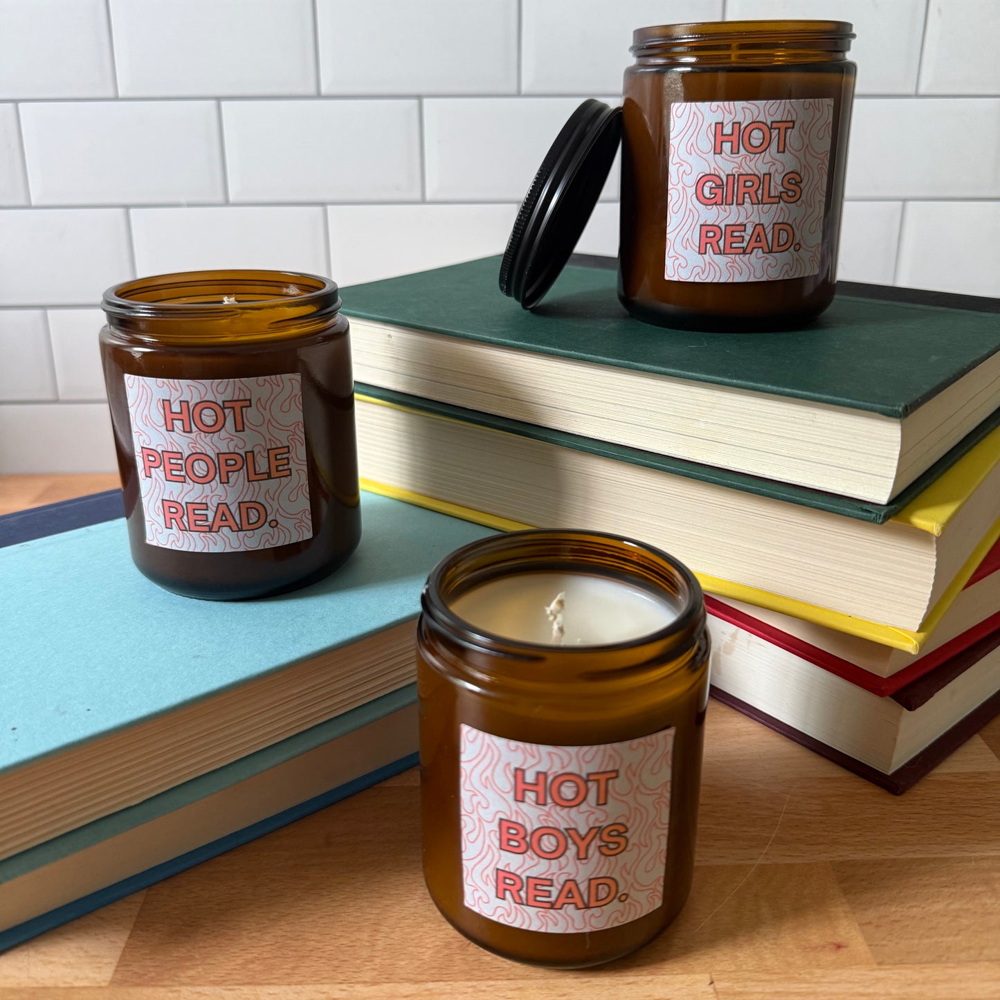 Hot Boys Read Amber Jar Candle