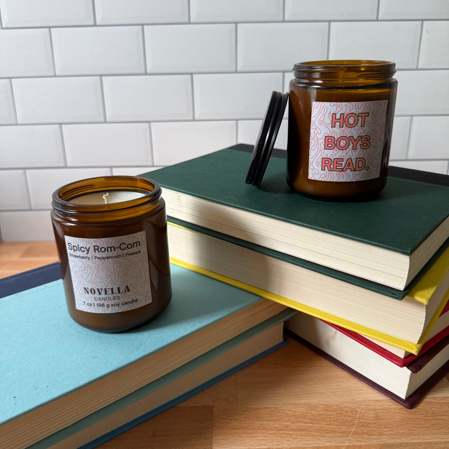 Hot Boys Read Amber Jar Candle